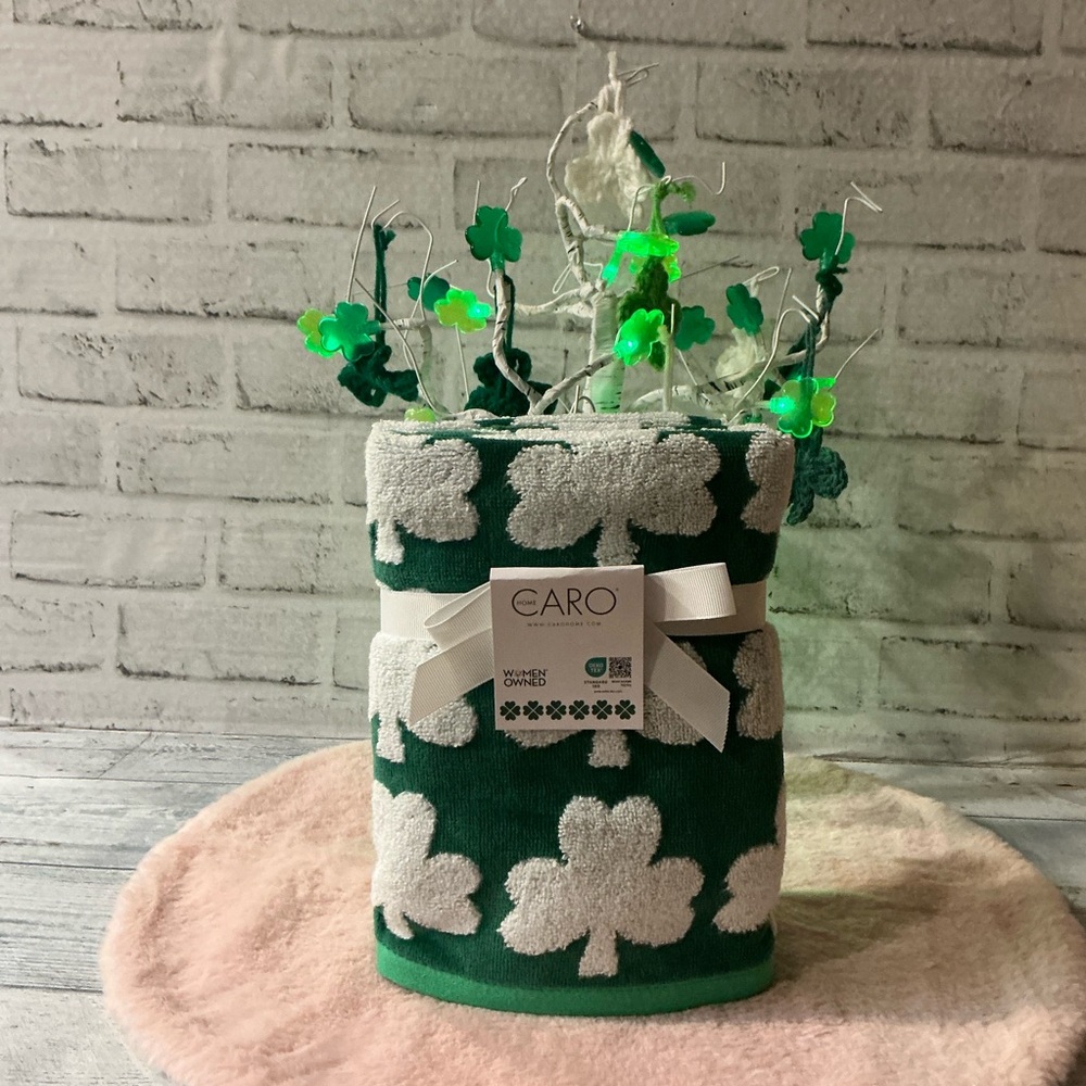 CARO HOME 2pk Shamrock Hand Towels
